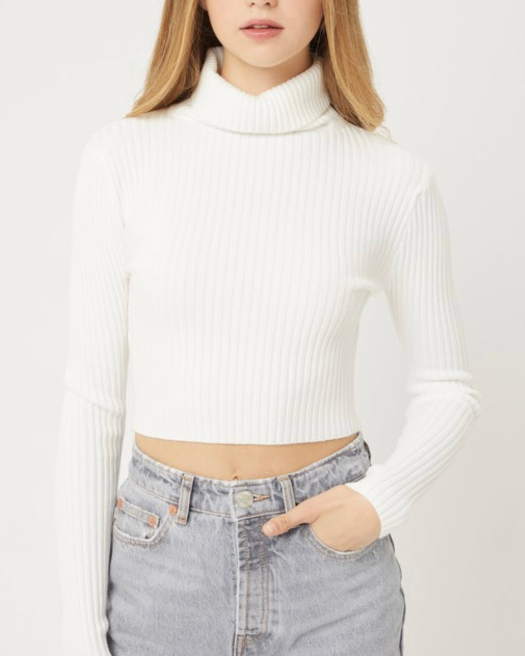 CROPPED TURTLENECK SWEATER (WHITE) – Kleaux